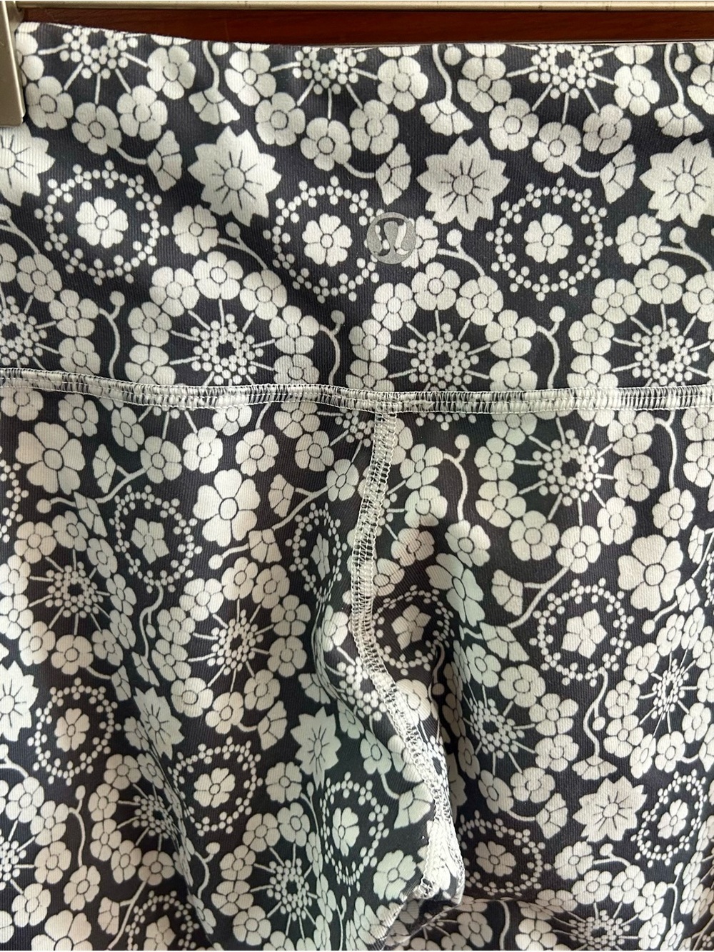 lululemon athletica Wunder UnderTwiggy Printed Ignite Crop Nimbus & Soot Light - Picture 4 of 10